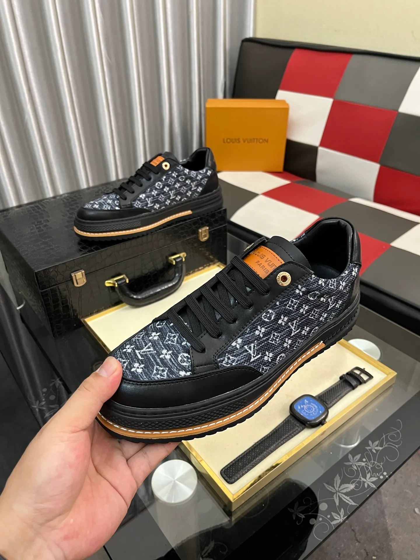 Men's Men's Shoes 💰420⌚️⌚️LV Louis Vuitton. The latest trendy casual shoes are popular in physical stores in sizes 38-44. New spring and summer comfortable imported custom original cowhide, unique jacquard fabric element design. Paired with sheepskin lining, Lv original base, [sun][sun] high-end packaging and high quality💪Details determine quality, you can enter and leave the counter at will, welcome to compare